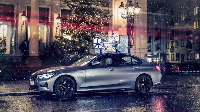 Různé ceny podtrhují vysoké standardy kvality, inovací, konektivity a designu. (BMW 330e Sedan)
