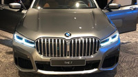 Na sociálních sítích se začínají objevovat nové fotografie omlazeného BMW řady 7 (Twitter/@StanRudman)