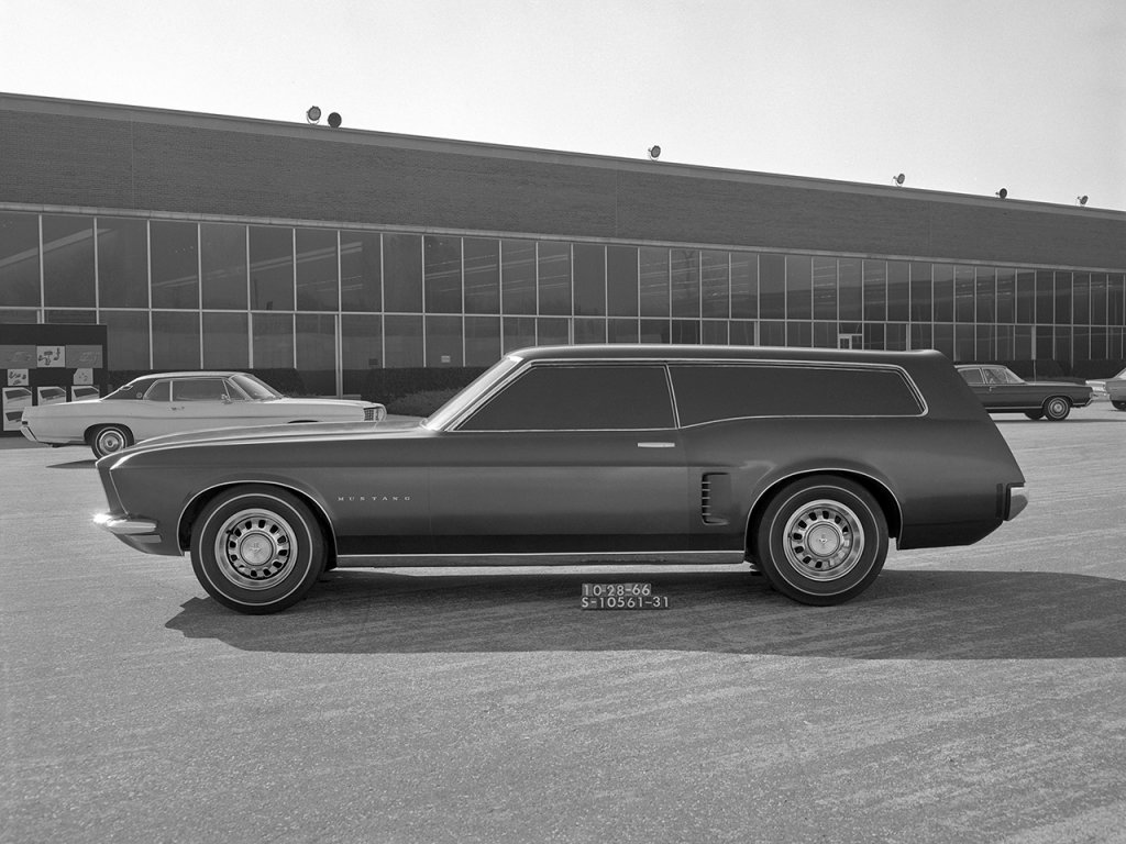 Designová studie Fordu Mustang Wagon (kombi) přímo od automobilky Ford