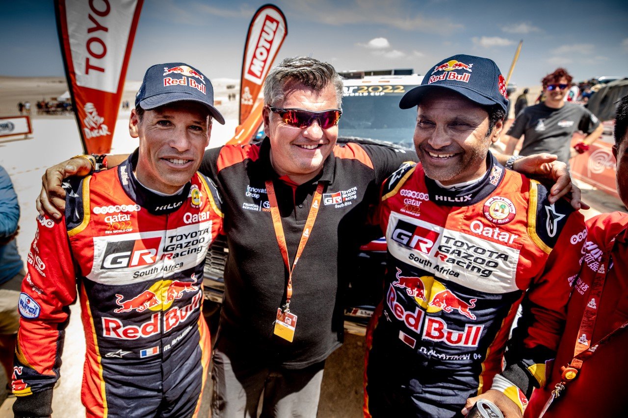 Toyota Hilux vyhrála Rally Dakar. Je to i poprvé, kdy v jihoamerické éře Dakaru zvítězil vůz poháněný benzínem.