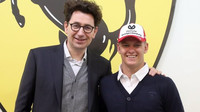 Šéf Ferrari Mattia Binotto s Mickem Schumacherem