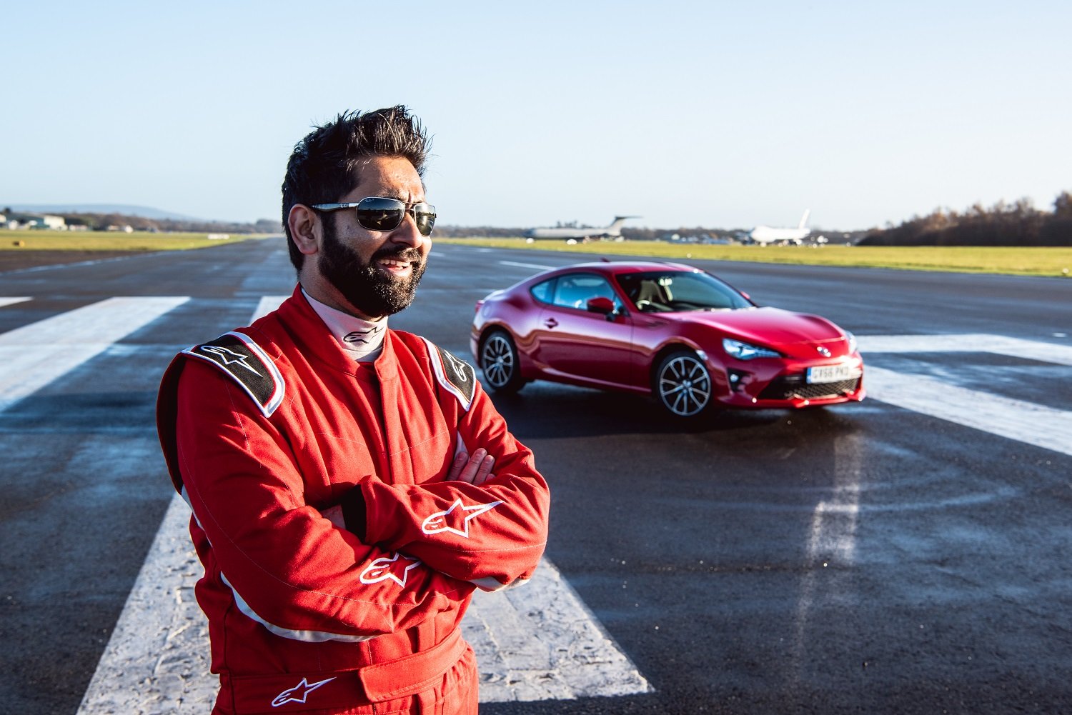 Slepý Dr. Amit Patal zajel na testovací dráze Top Gearu 9. nejrychlejší čas