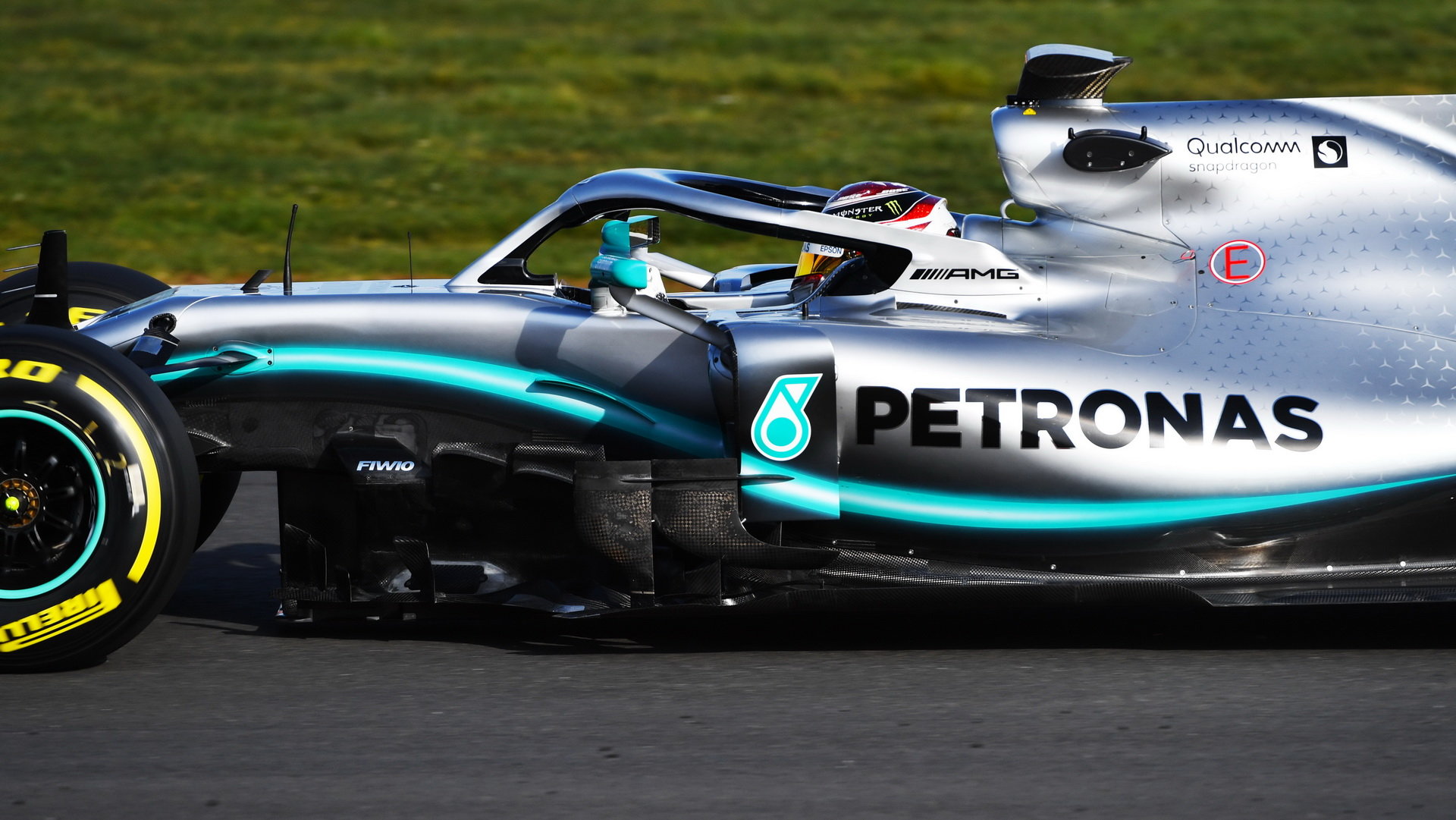 První jízda Lewise Hamiltona s novým Mercedesem F1 W10 EQ Power+