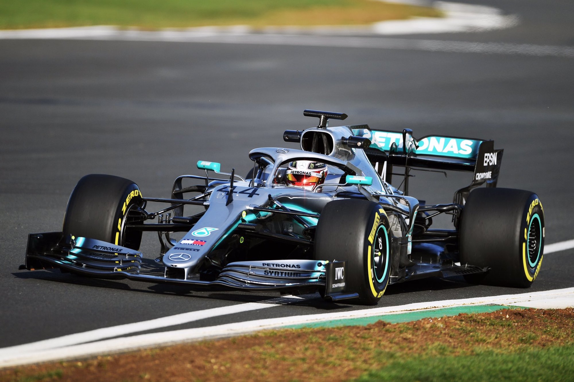 První jízda Lewise Hamiltona s novým Mercedesem F1 W10 EQ Power+