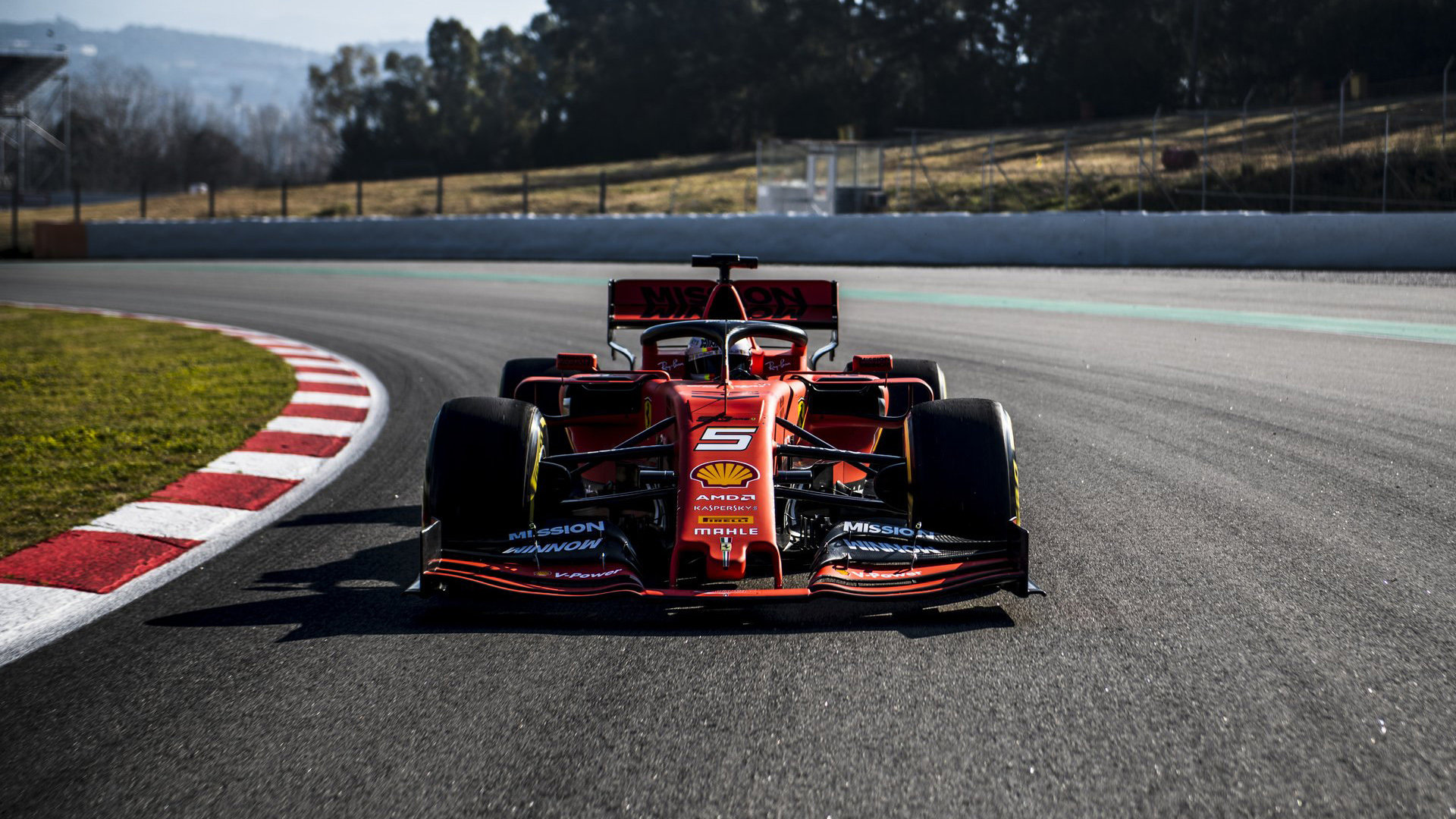 Sebastian Vettel poprvé s Ferrari SF90 na dráze v Barceloně