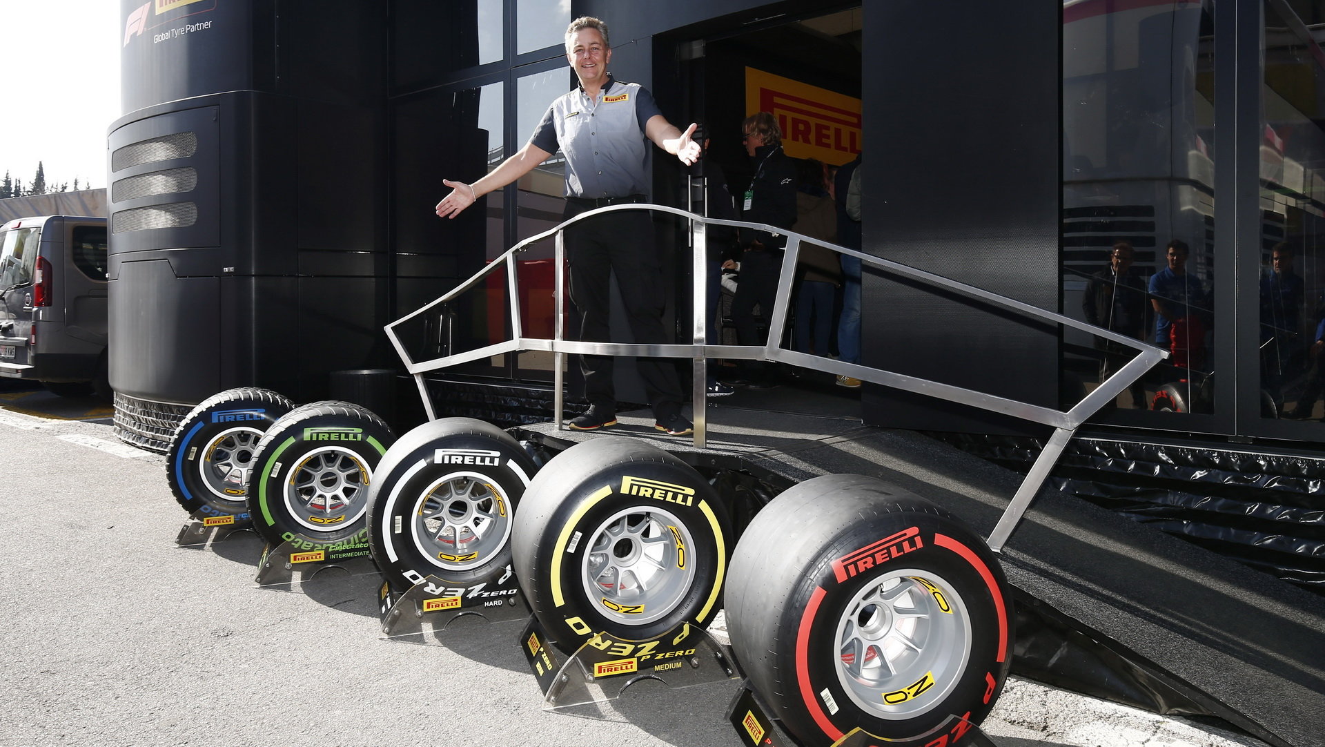Prezentace pneumatik Pirelli při testech v Barceloně