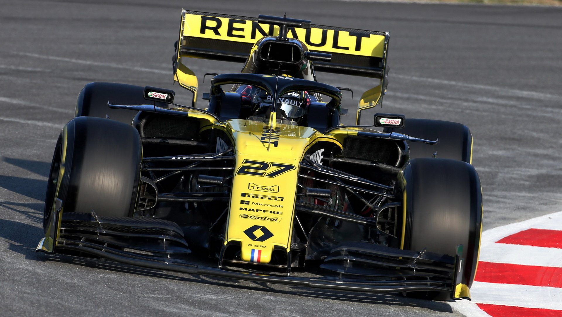 Nico Hülkenberg v novém voze Renault RS19 při testech v Barceloně