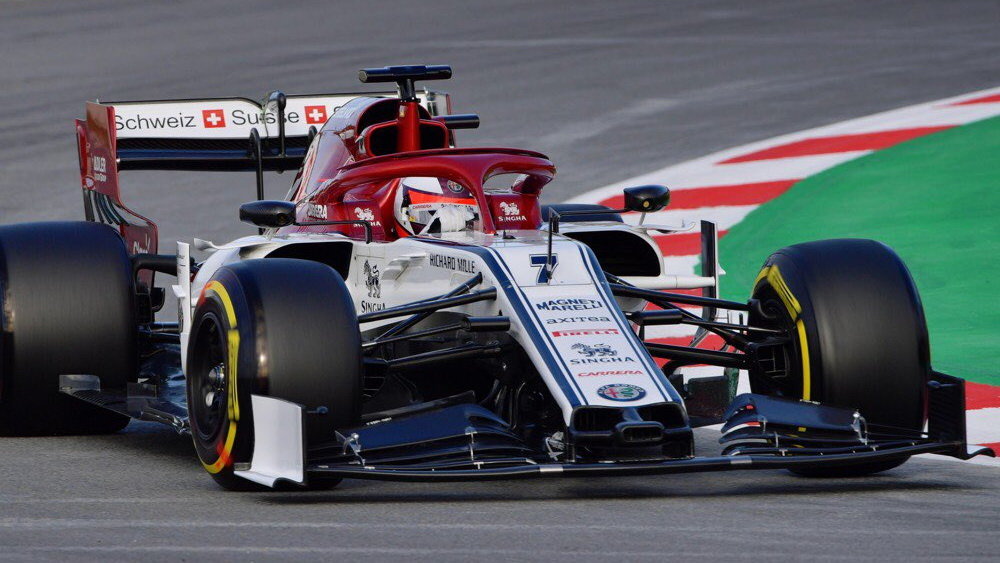 Kimi Räikkönen v novém voze Alfa Romeo C38 při testech v Barceloně