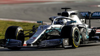Valtteri Bottas v novém voze Mercedes F1 W10 EQ Power+ při testech v Barceloně