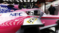 Lance Stroll v novém voze Racing Point RP19 při druhém dni testů v Barceloně