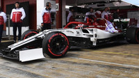 Kimi Räikkönen v novém voze Alfa Romeo C38 při třetím dnu testů v Barceloně