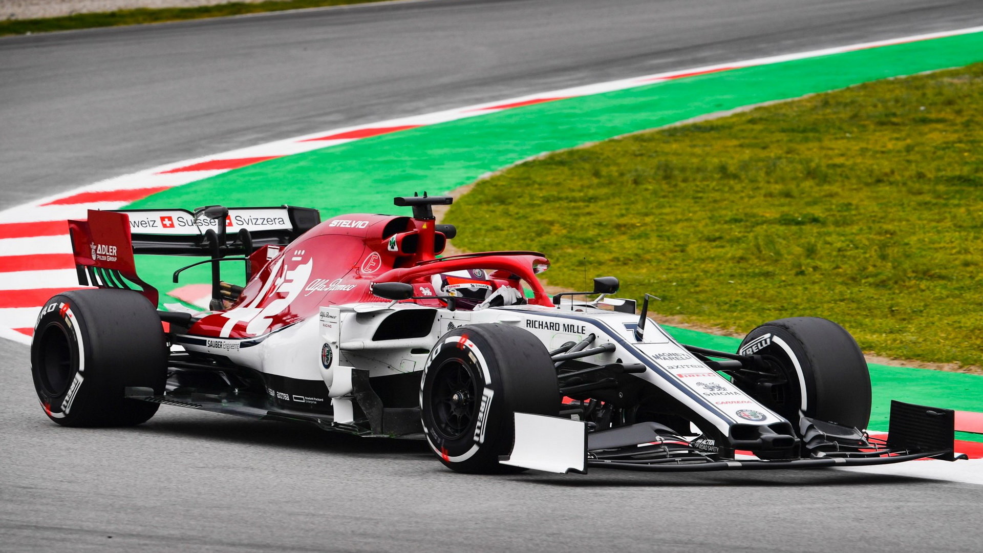 Kimi Räikkönen, ve voze Alfa Romeo C38 při třetím dnu testů v Barceloně