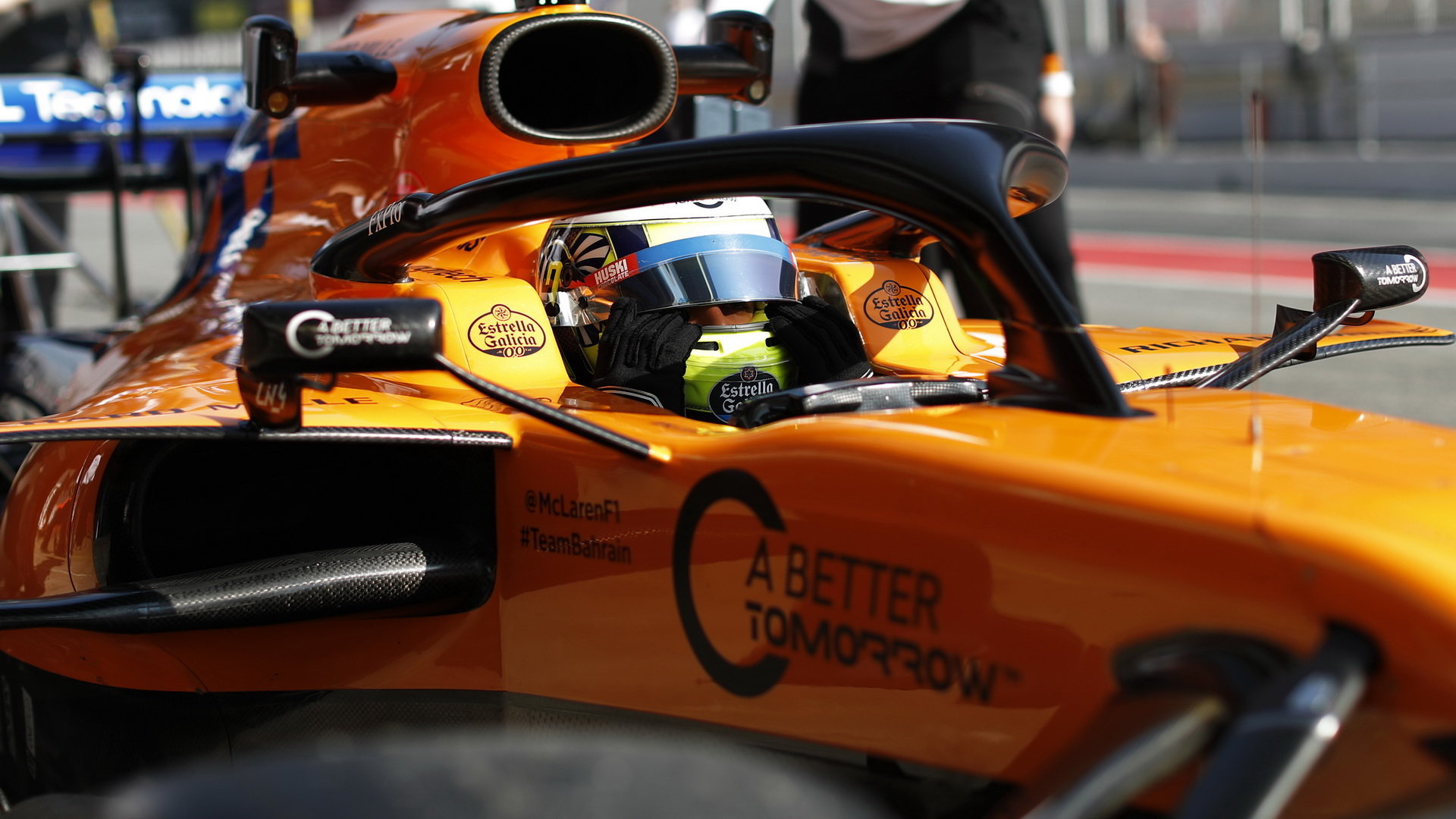 Lanco Norris ve voze McLaren MCL34 - Renault při čtvrtém dnu testů v Barceloně