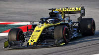 Daniel Ricciardo ve voze Renault RS19 při čtvrtém dnu testů v Barceloně