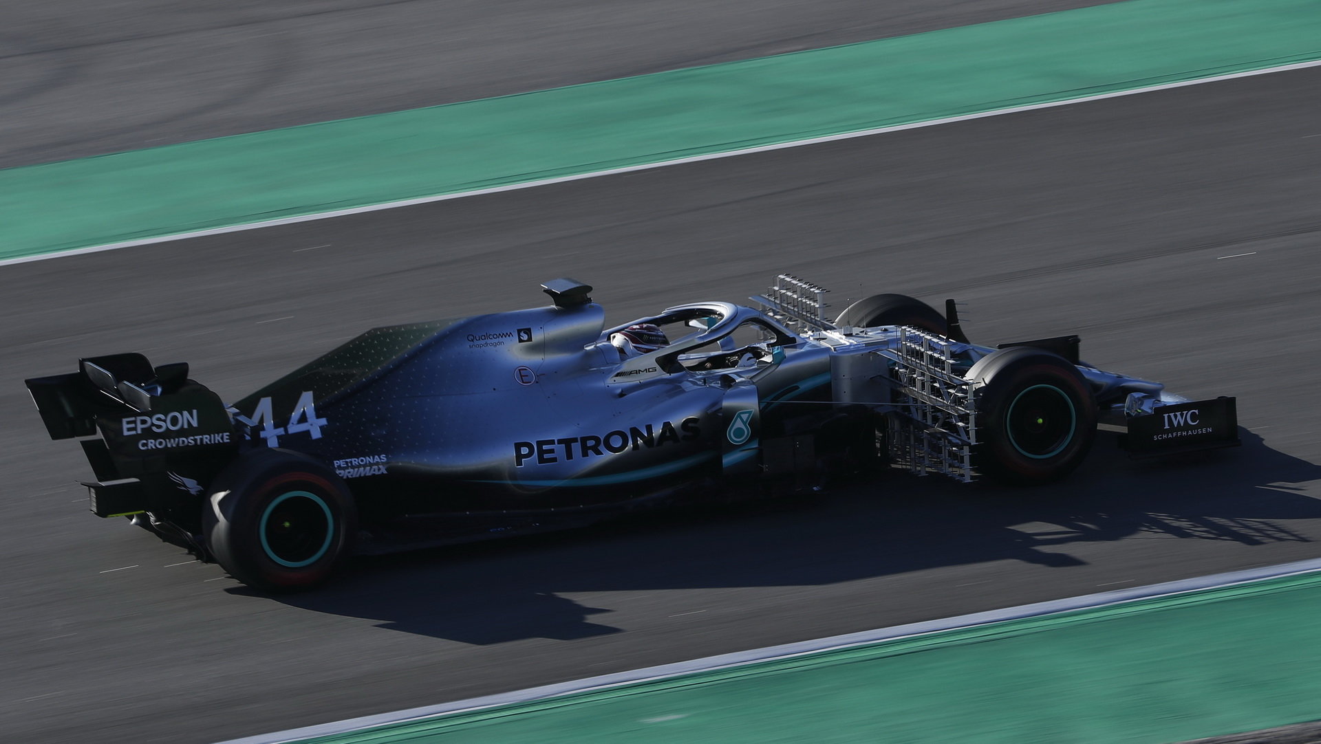 Lewis Hamilton v rámci druhých předsezonních testů v Barceloně