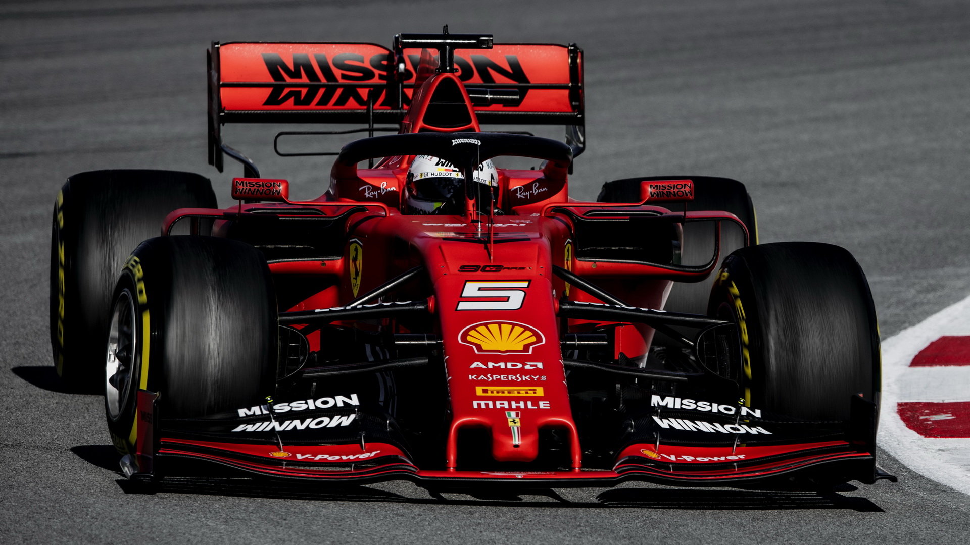 Sebastian Vettel v rámci druhého dne druhých předsezonních testů v Barceloně