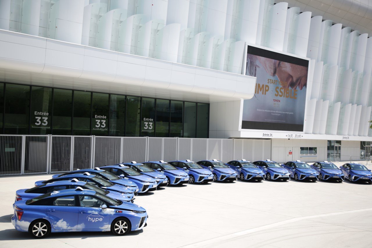 V Paříži bude díky Toyotě jezdit 600 vodíkových taxi