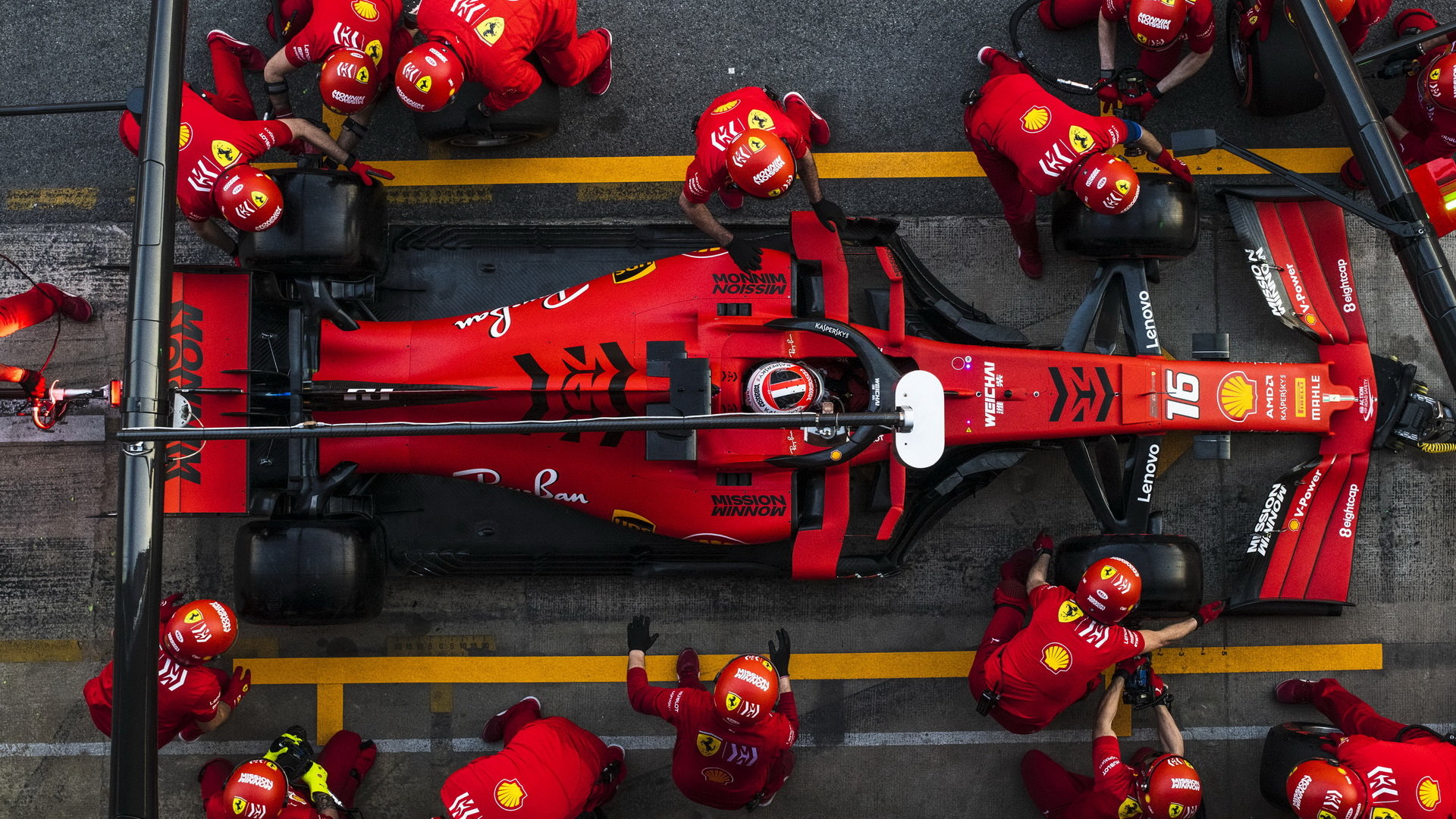 Charles Leclerc v rámci třetího dne druhých předsezonních testů v Barceloně