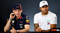 Max Verstappen a Lewis Hamilton na čtvrteční tiskovce v Melbourne