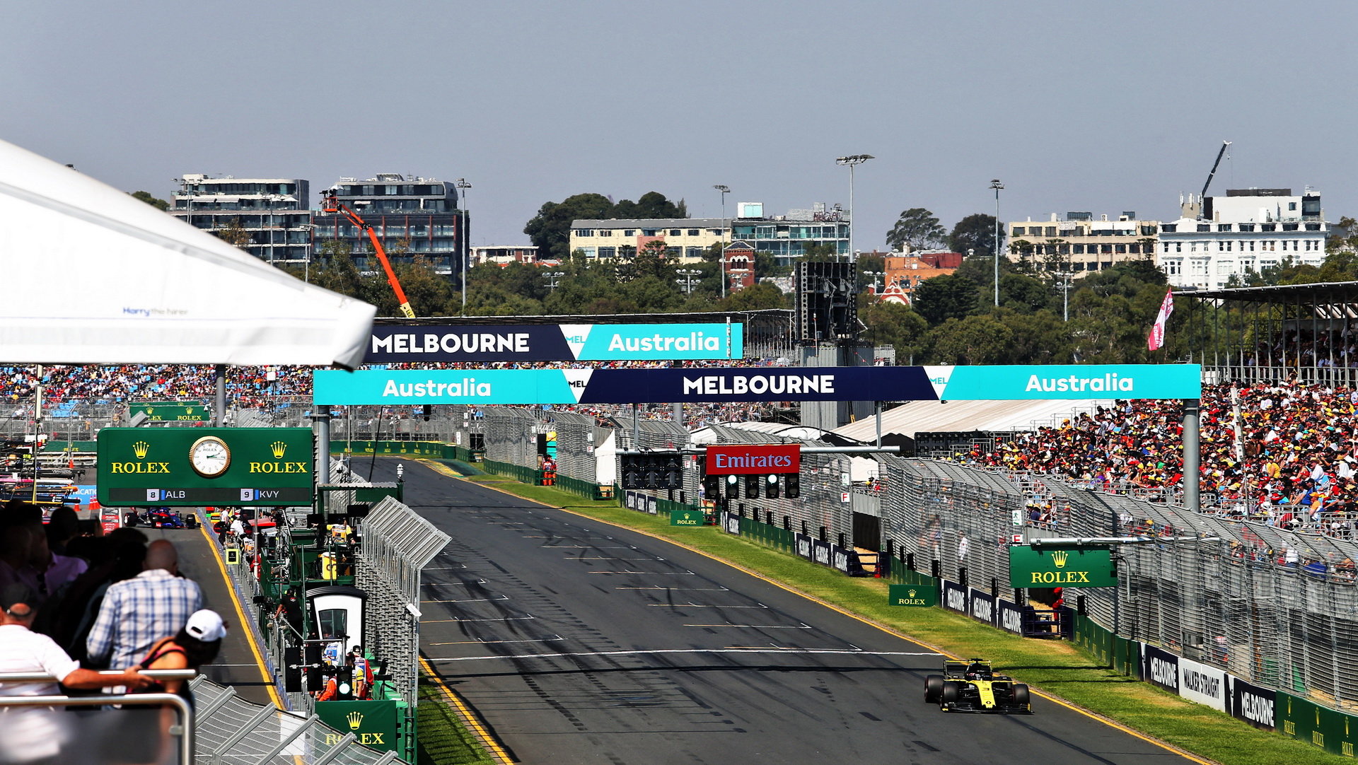 Daniel Ricciardo s použitím DRS v kvalifikaci v Melbourne