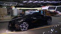 Bugatti La Voiture Noire na záběrech z konce ženevského autosalonu (YouTube/SellerieCimes)