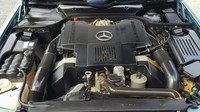 Odcizený Mercedes-Benz SL500 se podařilo najít po 27 letech, na tachometru měl jen 1 900 km