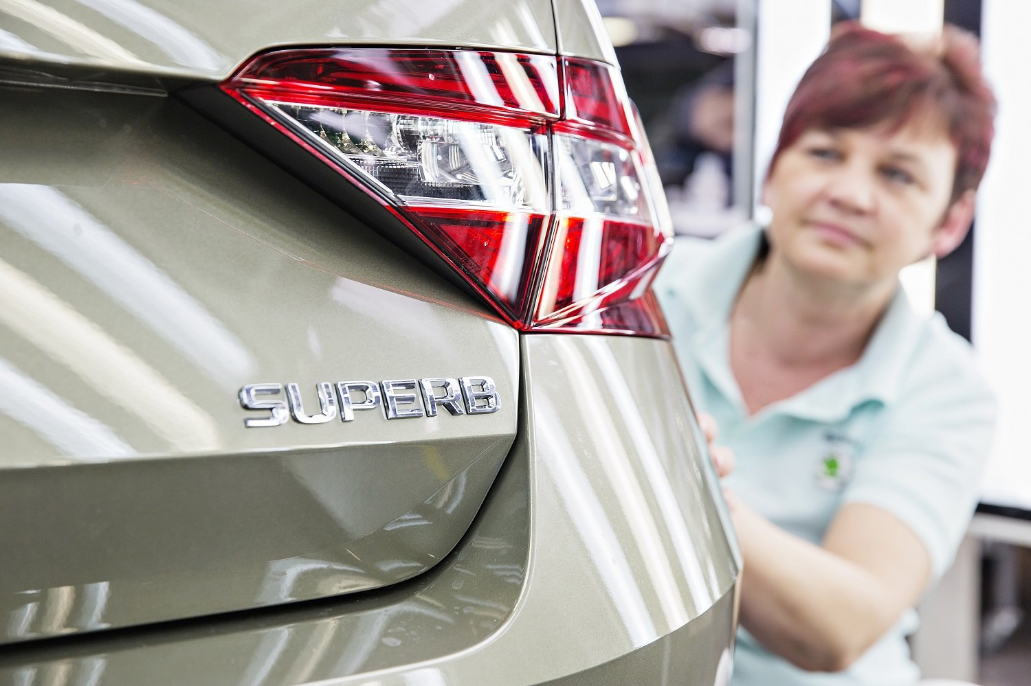 V březnu 2015 odstartovala současná, třetí generace, která nyní dosáhla mety 500 000 vyrobených vozů. Celkem dosud vzniklo více než 1,25 milionu vozů Škoda Superb všech generací