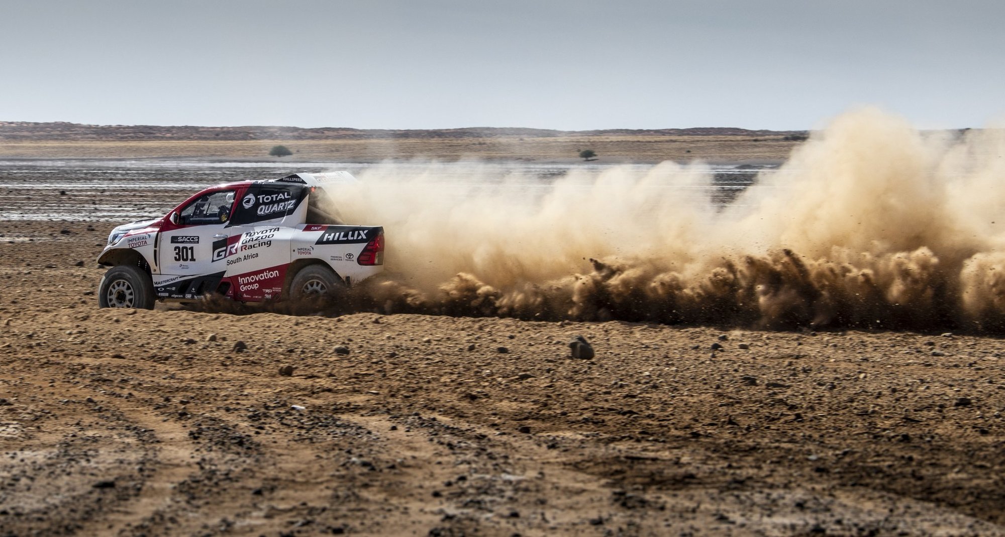 Fernando Alonso při testování s Toyotou Hilux v Jižní Africe