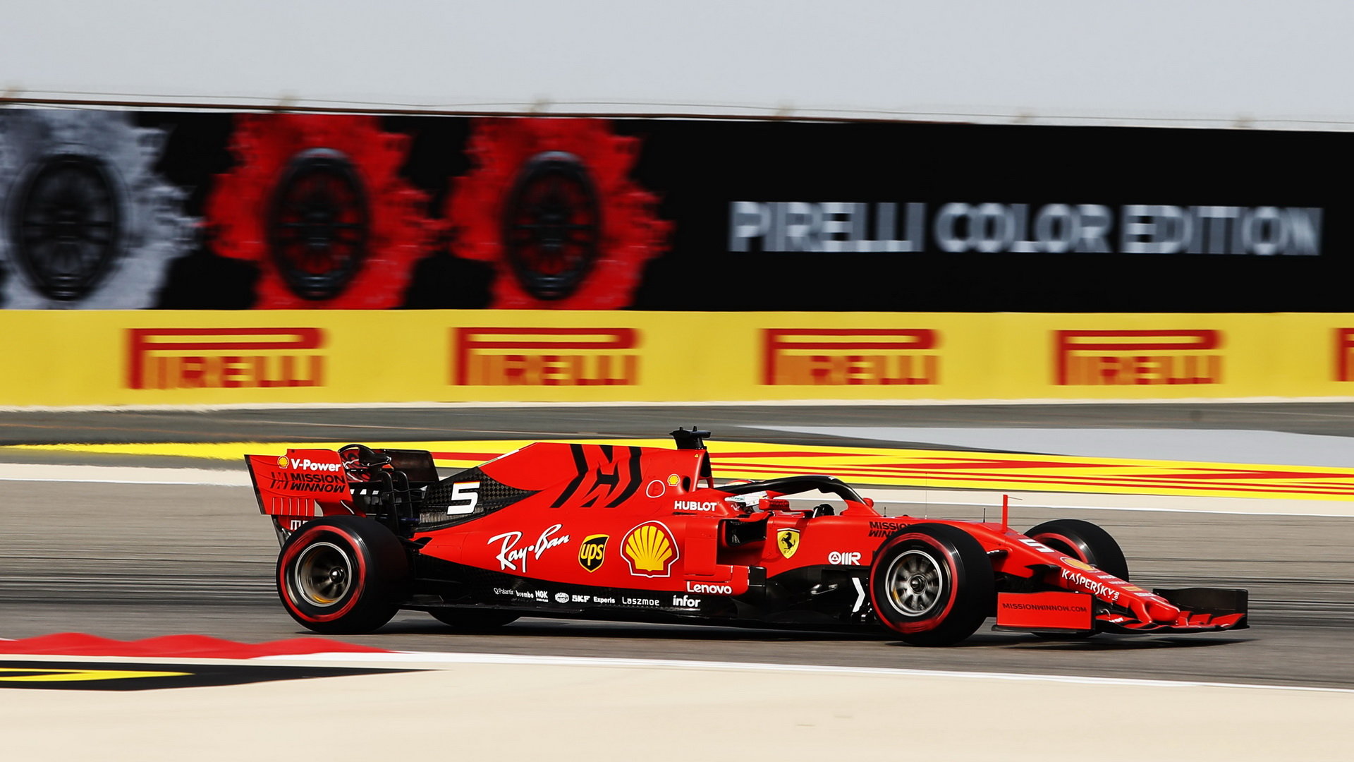 Sebastian Vettel v kvalifikaci v Bahrajnu