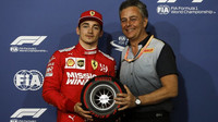 Charles Leclerc bere první místo v kvalifikaci v Bahrajnu