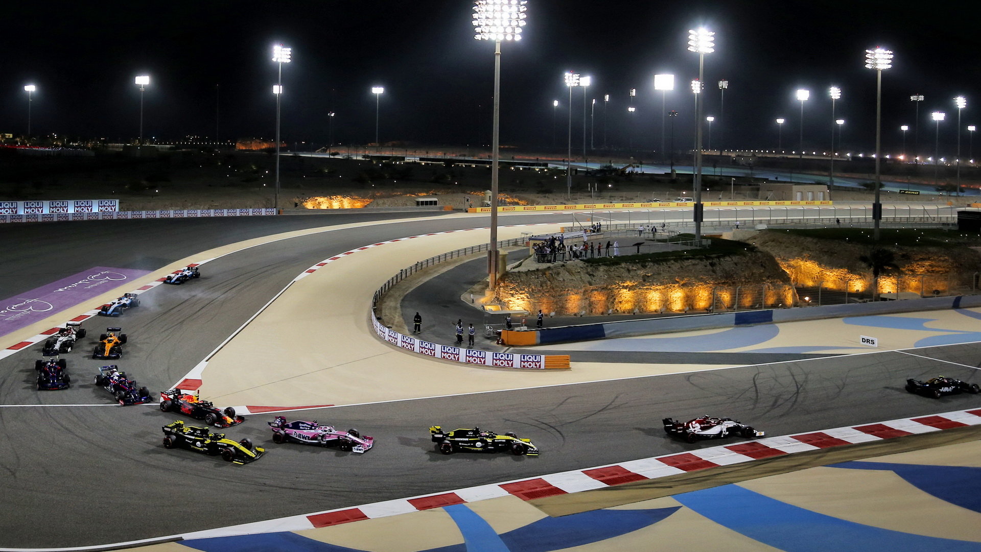 Letos budou mít fanoušci možnost sledovat bahrajnský závod pouze v televizi