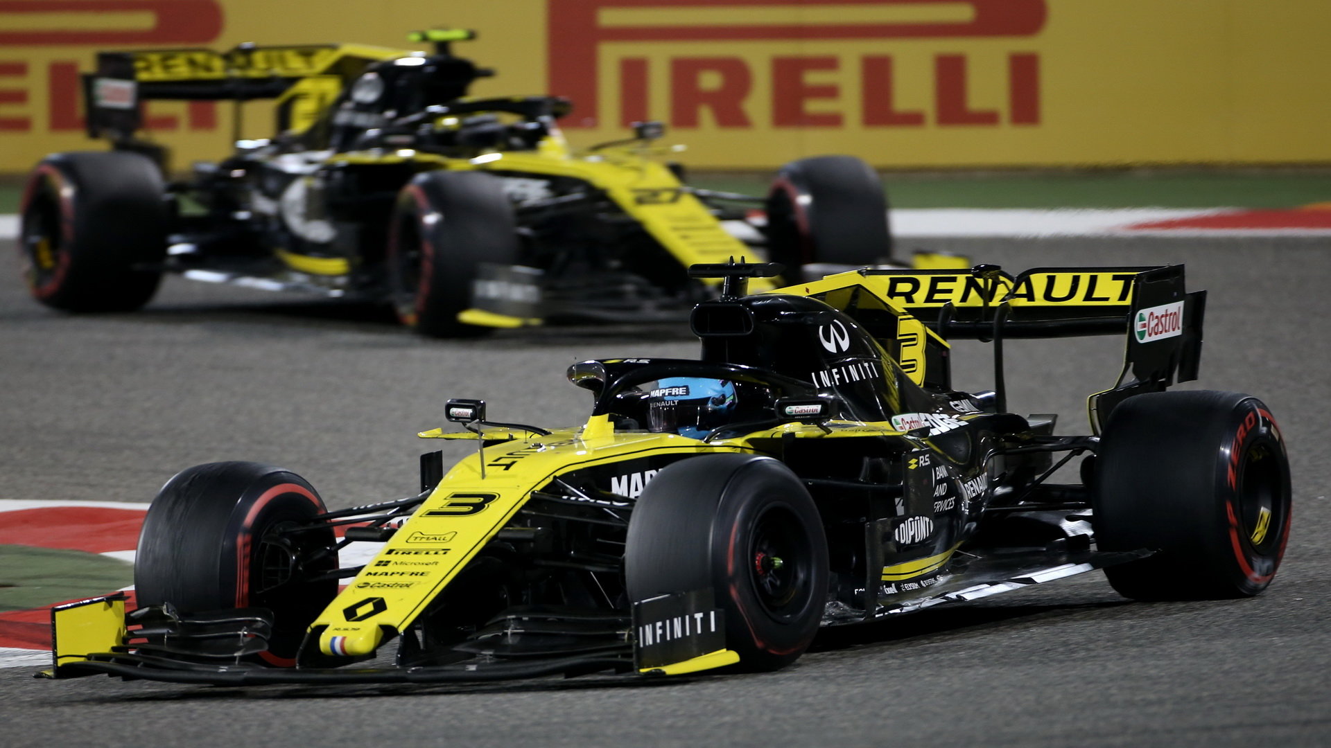 Daniel Ricciardo a Nico Hülkenberg v zádodě v Bahrajnu
