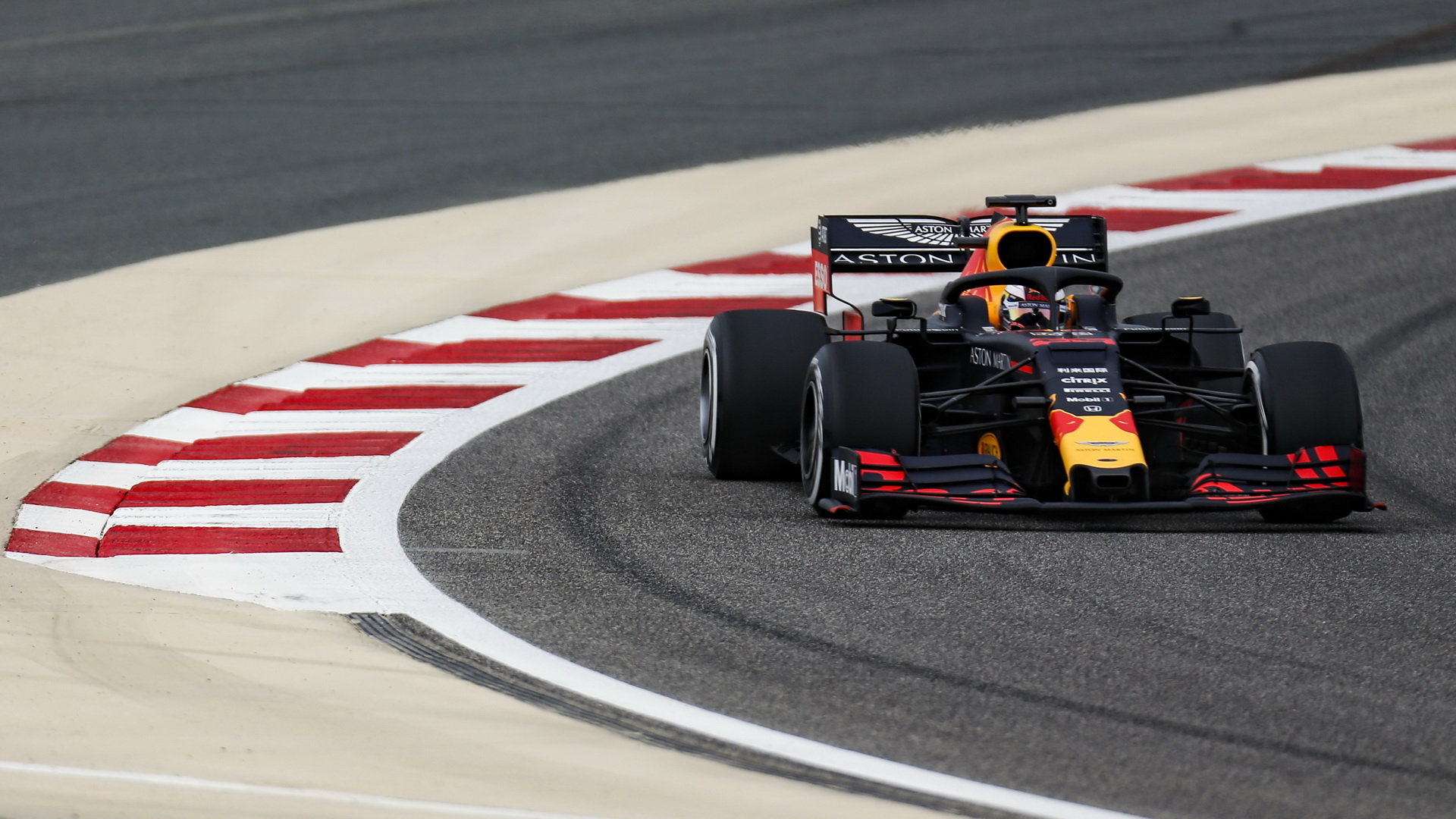 Max Verstappen v rámci sezónních testů v Bahrajnu