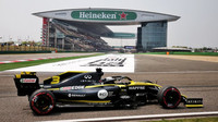 Daniel Ricciardo při tréninku v Číně