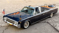 Lincoln Continental X-100: Přesná kopie prezidentské limuzíny, ve které byl zastřelen prezident Kennedy