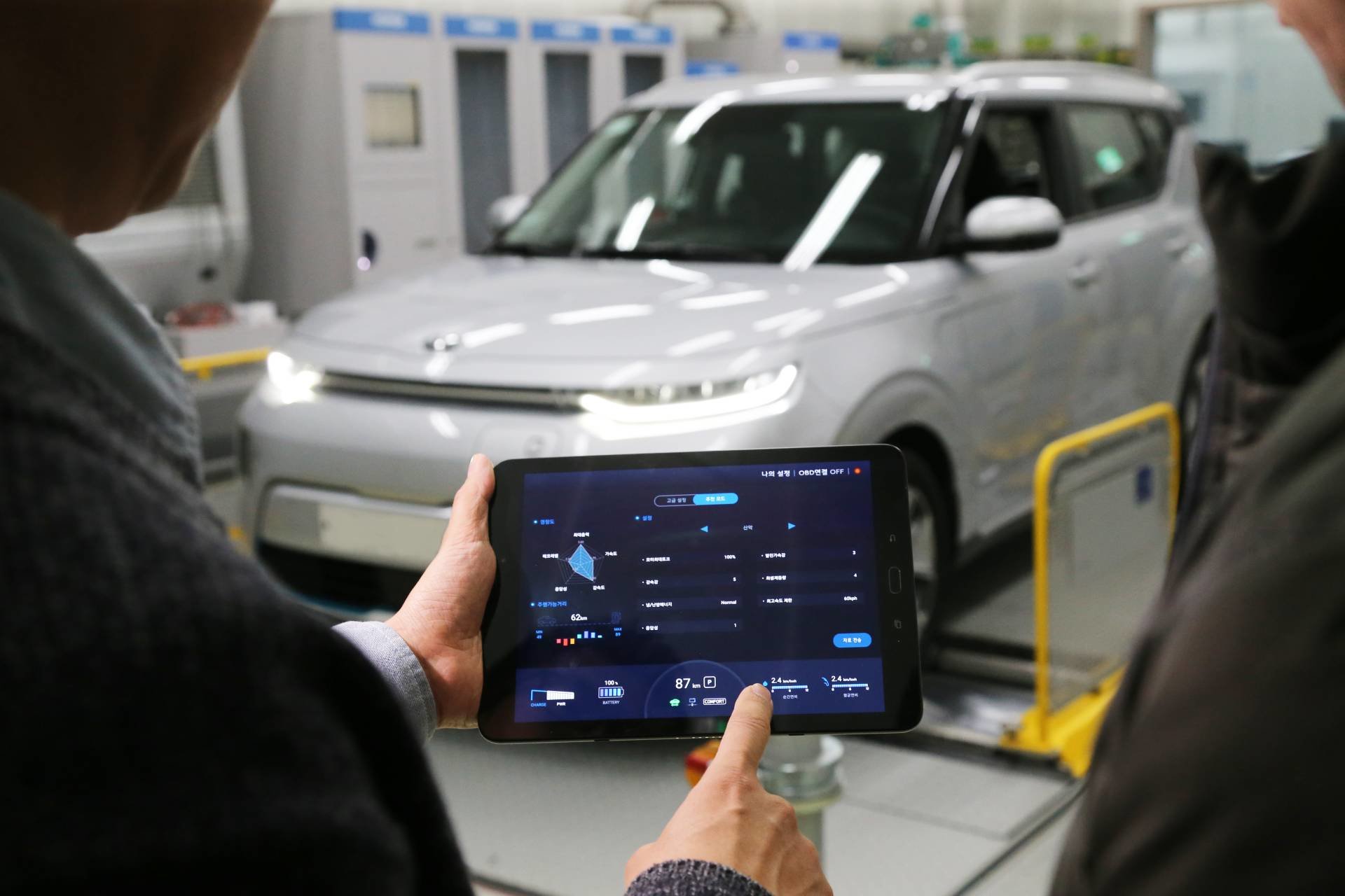 Budoucí elektromobily Hyundai a Kia by měly nabídnout možnost úpravy parametrů pomocí chytrého telefonu