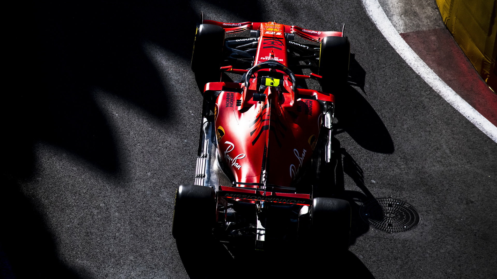 Ferrari nasadilo v Barceloně novou specifikaci motoru i aerodynamické díly, ztrátu na Mercedes ale nestáhlo
