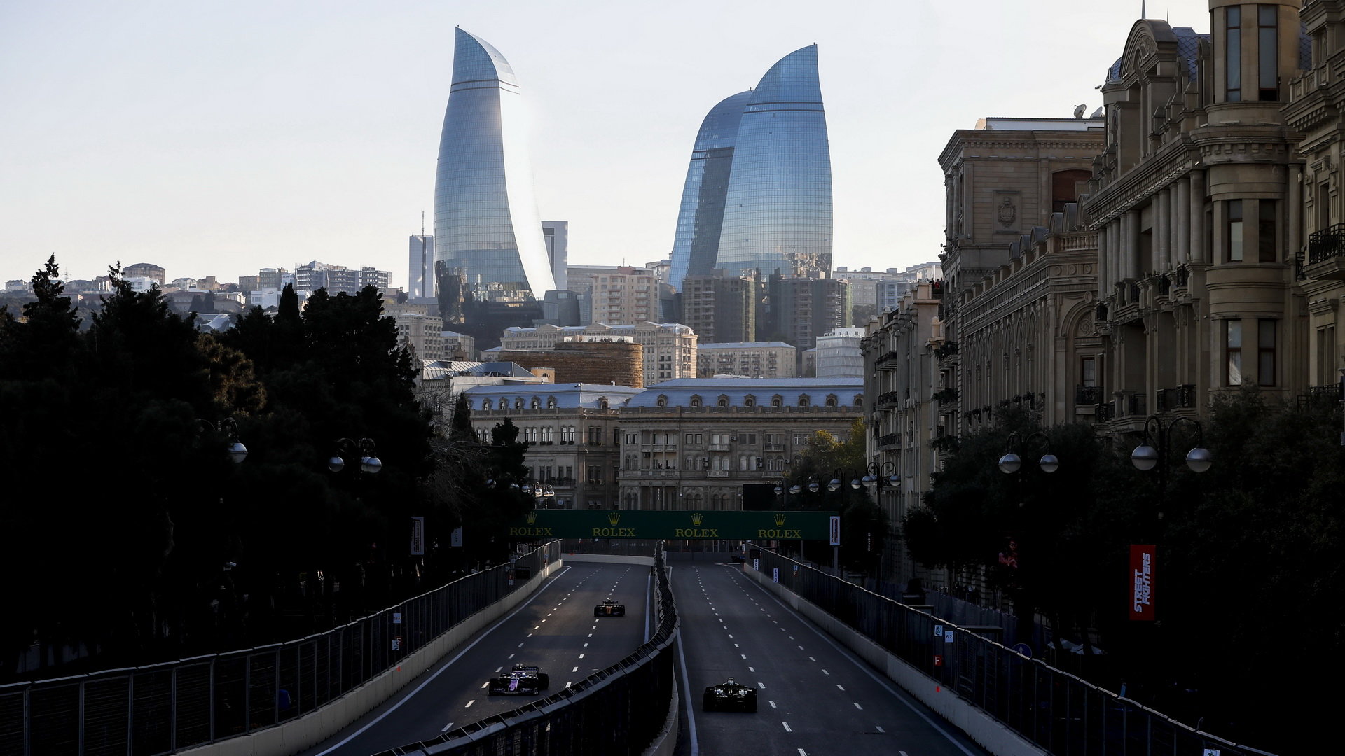 V Baku se jízda v závěsu opravdu vyplácí