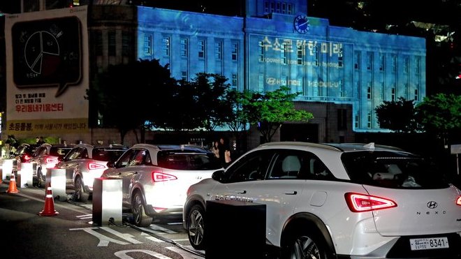 Projekce, která byla při oslavách Dne Země 2019 promítána na metropolitní knihovnu v Soulu, byla napájena pěti vodíkovými elektromobily Hyundai NEXO.
