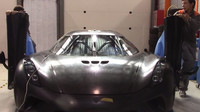 Christian Von Koenigsegg ukázal, jak probíhají crashtesty automobilů Koenigsegg (YouTube/APEX ONE)
