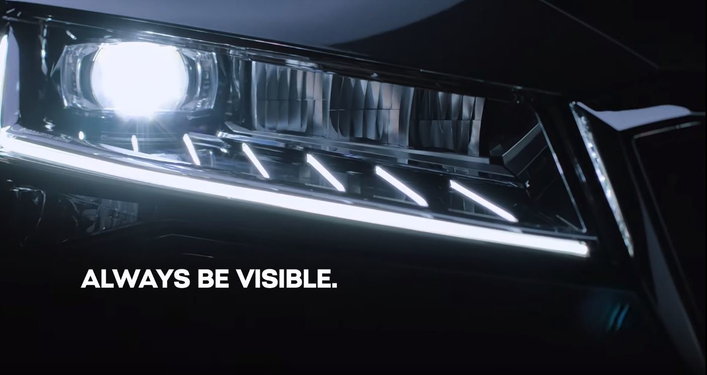 Přepracovaný Superb bude prvním sériovým modelem značky Škoda, disponujícím fullLED-matrixovými světlomety a dynamickými světelnými funkcemi