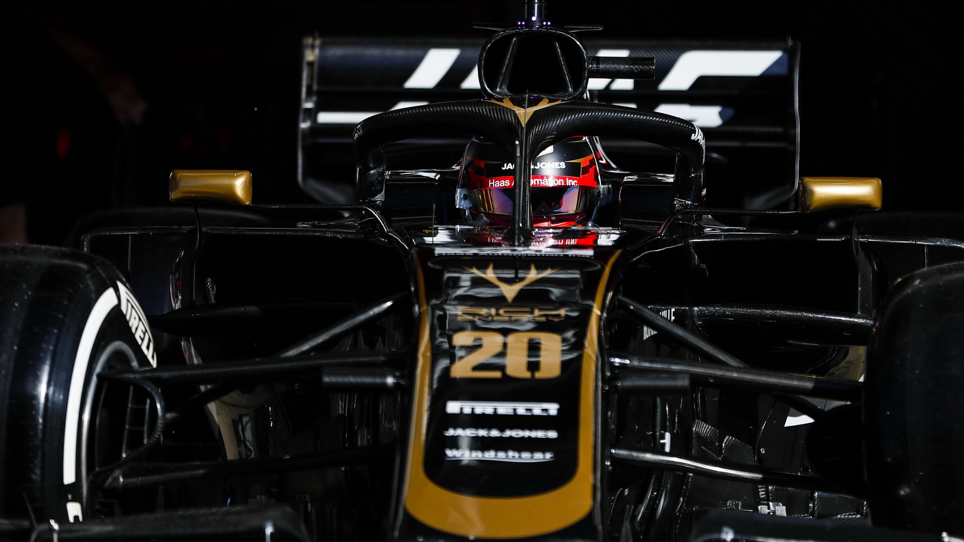 Kevin Magnussen v rámci sezónních testů v Barceloně