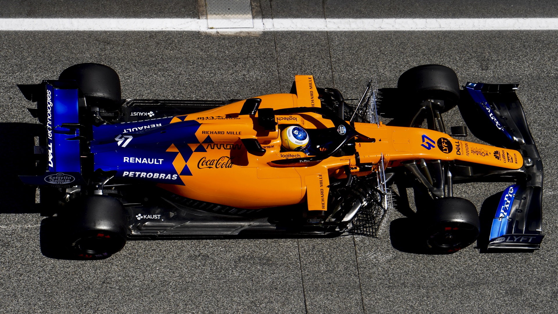 McLaren během sezónních testů v Barceloně