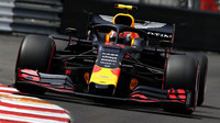 Pierre Gasly s Red Bullem RB15 v Monaku