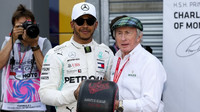 Lewis Hamilton a Jackie Stewart po kvalifikaci v Monaku