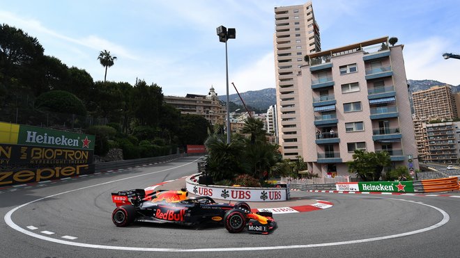 Max Verstappen během loňské kvalifikace v Monaku