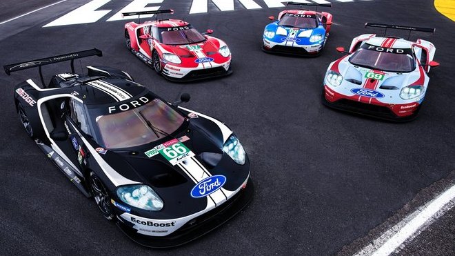 Speciální barevné provedení závodních vozů týmu Ford Chip Ganassi Racing oslavuje minulé i současné úspěchy značky v Le Mans