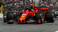 Charles Leclerc zajel nejrychlejší čas 1. tréninku, jeho týmový kolega Sebastian Vettel skončil třetí