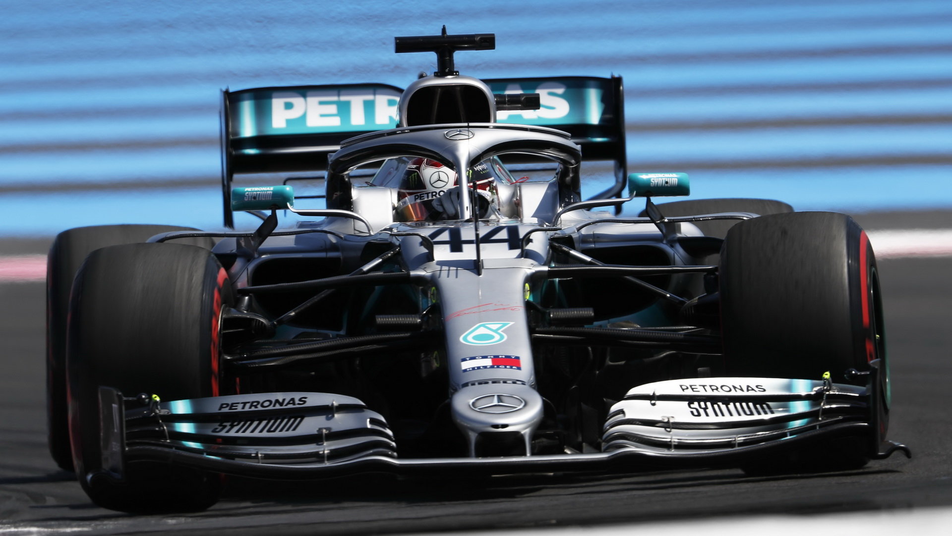 Lewis Hamilton v kvalifikaci ve Francii