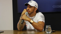 Lewis Hamilton byl v Rakousku za zdržení soupeře potrestán odsunem o tři místa zpět